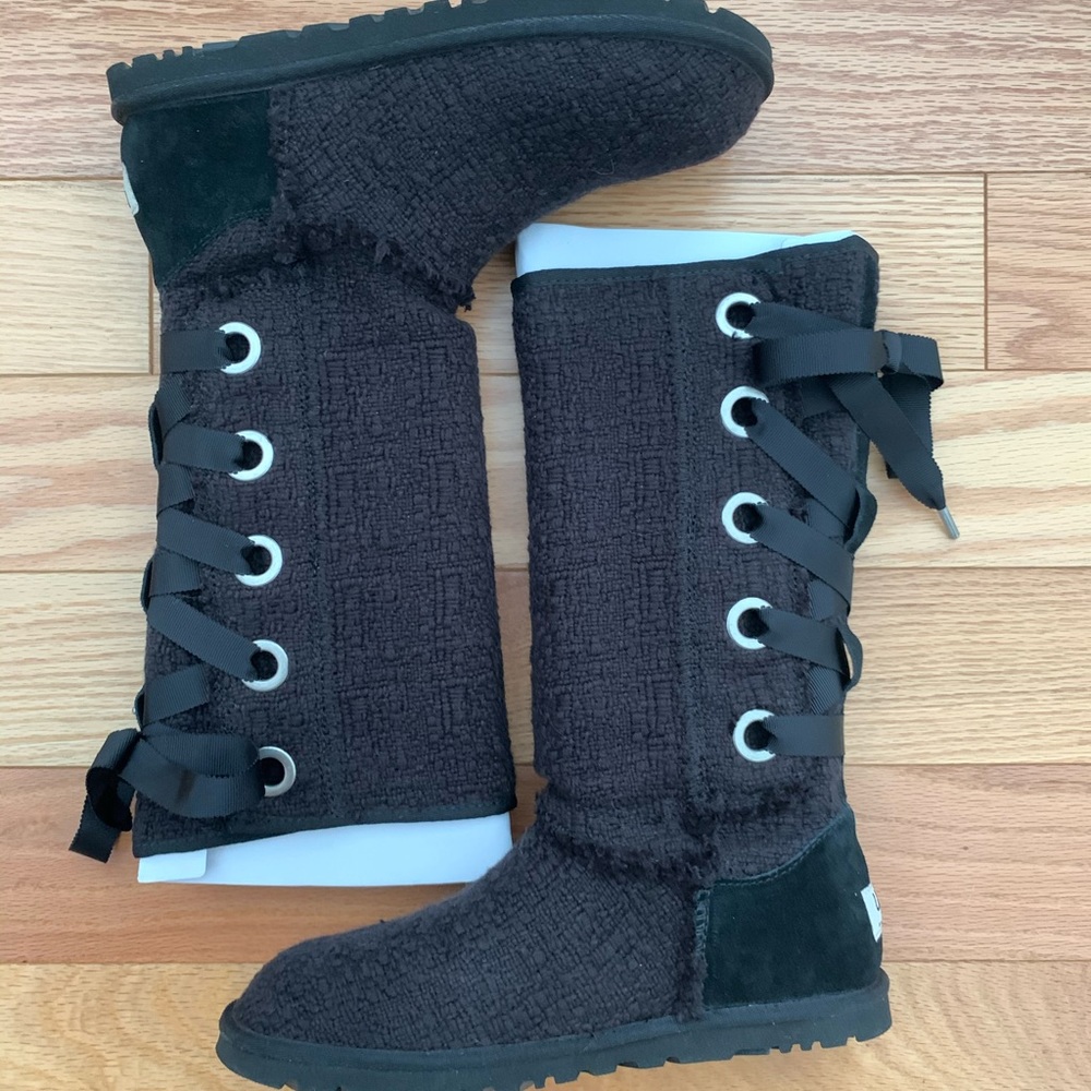 NWOT Heirloom lace up Ugg’s